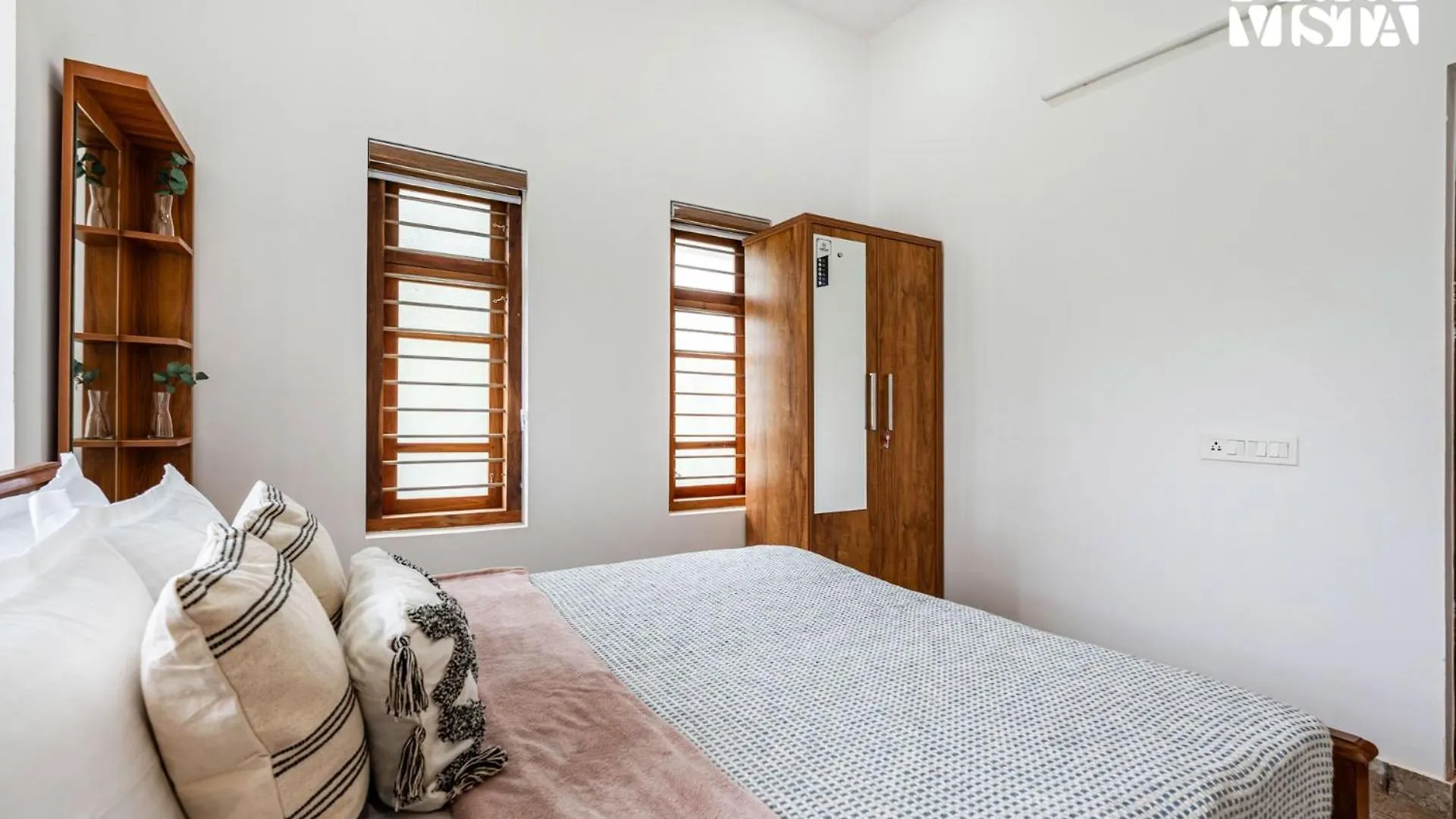 Whitewood Serene 5Bhk With Mountain View ワイナード 0*,  インド