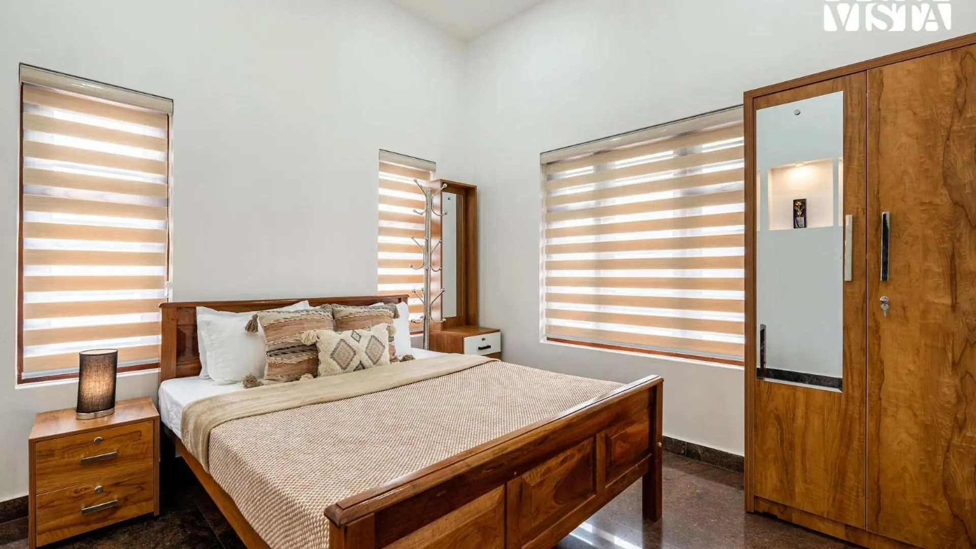 Willa Whitewood Serene 5Bhk With Mountain View Wayanad