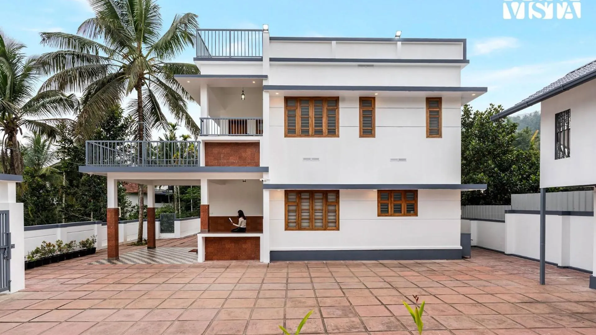 Willa Whitewood Serene 5Bhk With Mountain View Wayanad