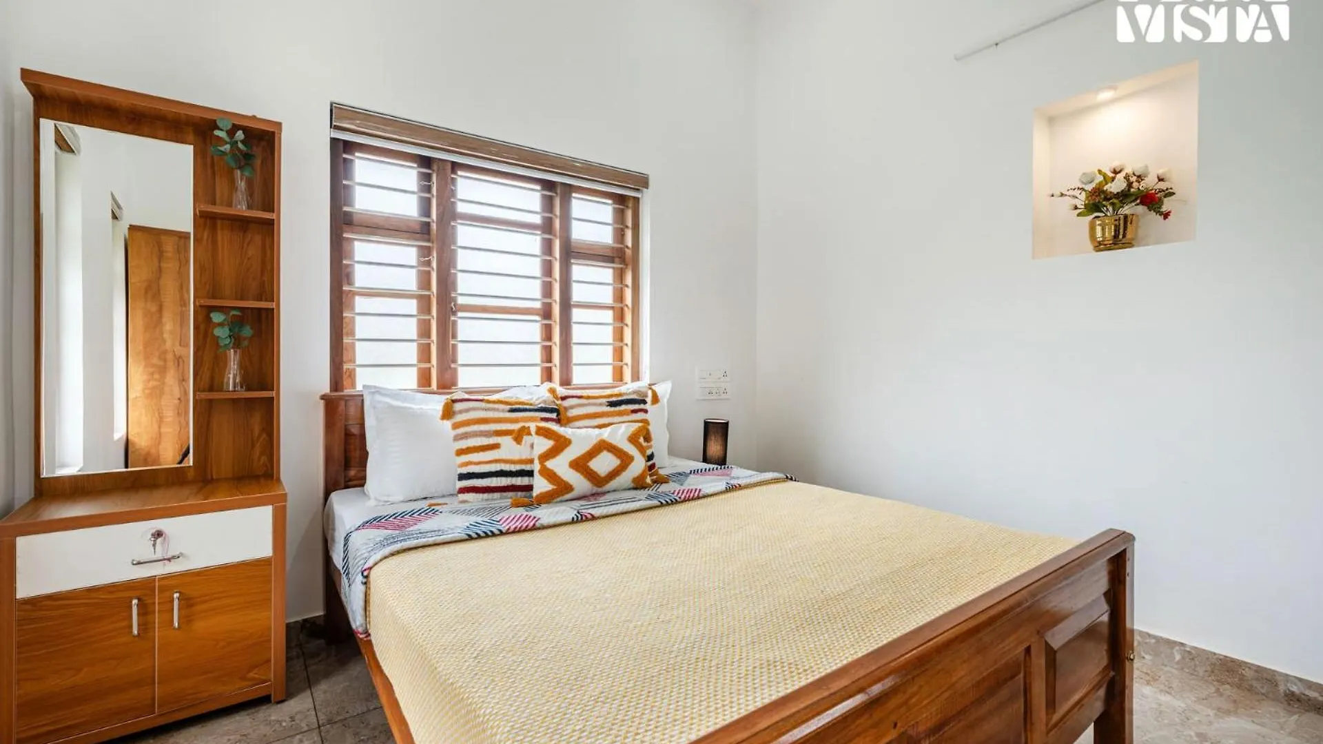 Whitewood Serene 5Bhk With Mountain View Wayanad Indie
